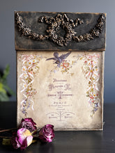 Load image into Gallery viewer, IOD Wreaths and Swags Mould by Iron Orchid Designs
