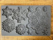 Load image into Gallery viewer, IOD Iron Orchid Limited Edition 2022 Snowflake Blitz Mold Mould